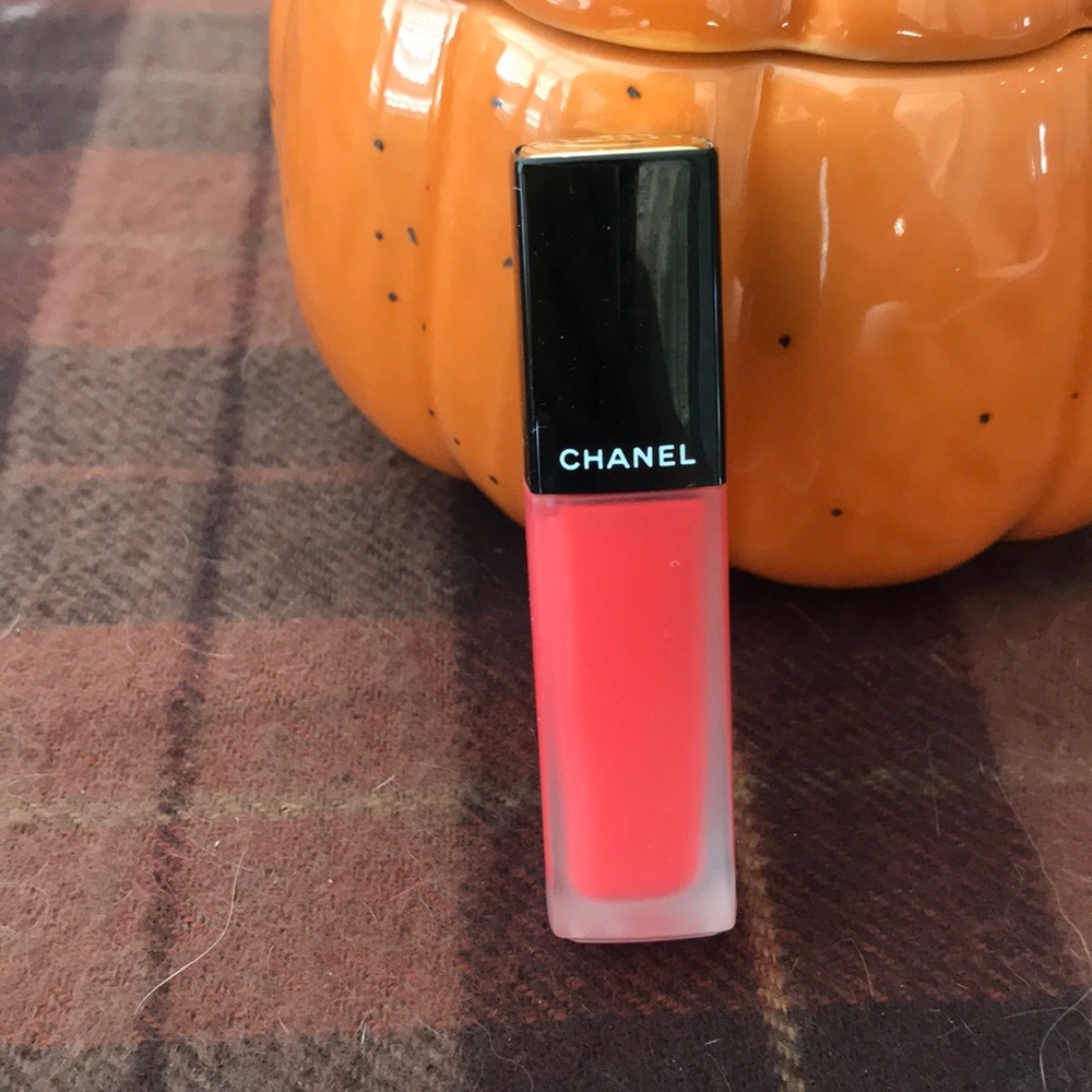 Rouge allure ink 144 vivant